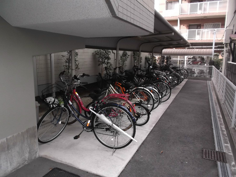 ドルチェ市之町   屋根付き駐輪場