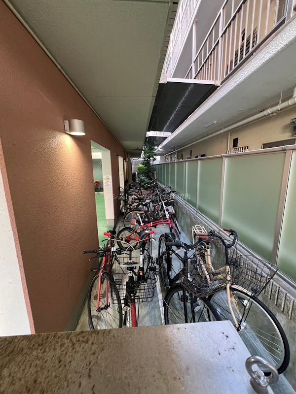 シュクル堺  屋根付き駐輪場