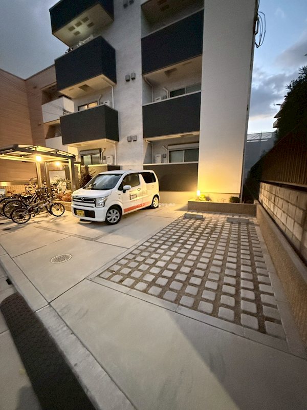 フジパレス堺諏訪森ノース 駐車場