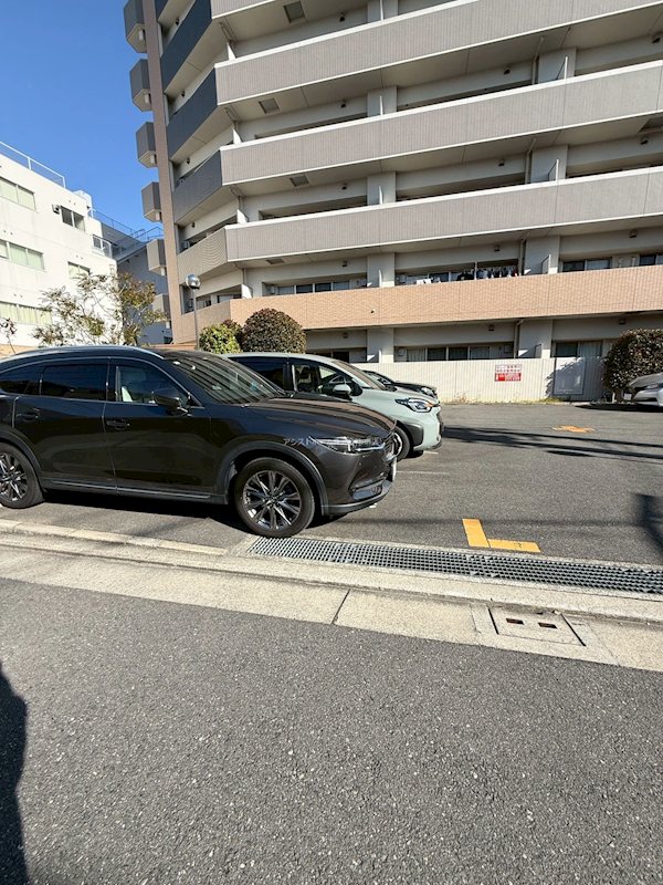 シュワーブ三国ヶ丘 駐車場