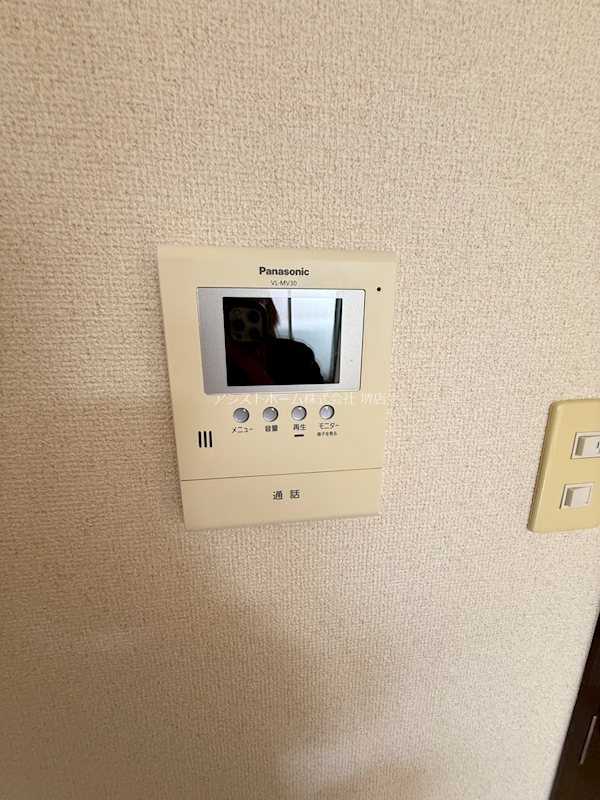フジパレス堺香ヶ丘サウス 来訪者をカメラで確認できるので女性にもです。