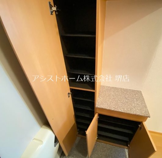 アズ・レイラ たっぷり収納のシューズボックス