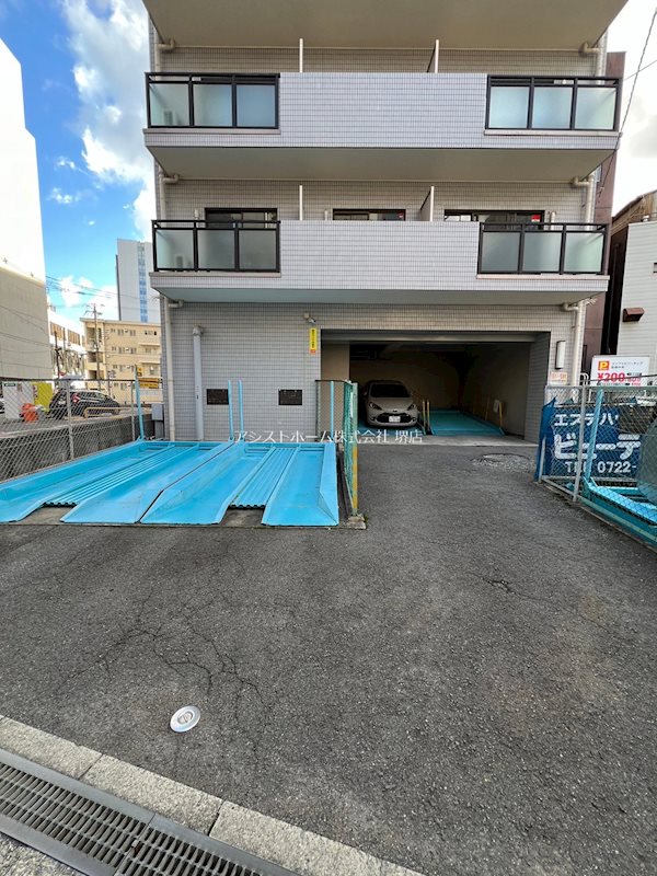 グランビルド堺東 駐車場