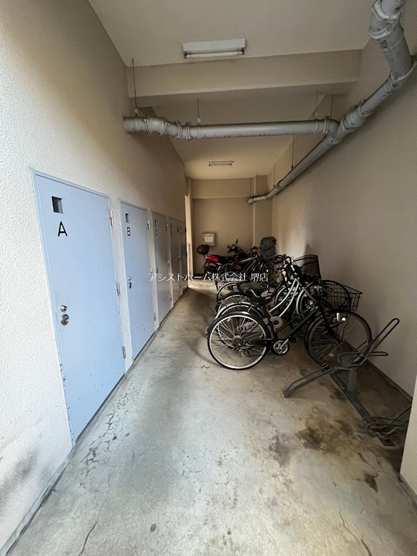 グランビルド堺東 屋根付き駐輪場