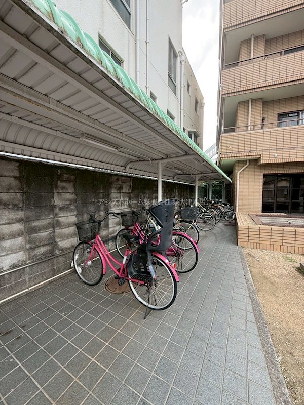 グリーンガーデン羽衣 屋根付き駐輪場