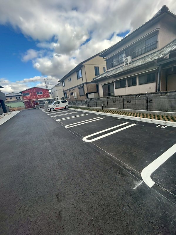ＬＵＰＩＮＵＳ　ＨＥＩＭ 広めの駐車場
