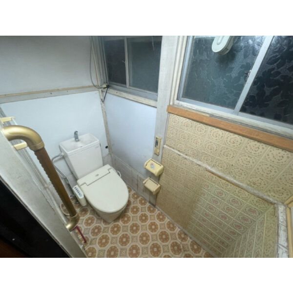 泉大津市千原町2丁目戸建 トイレ