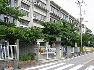 ハミングハイツ3号館 高石市立加茂小学校