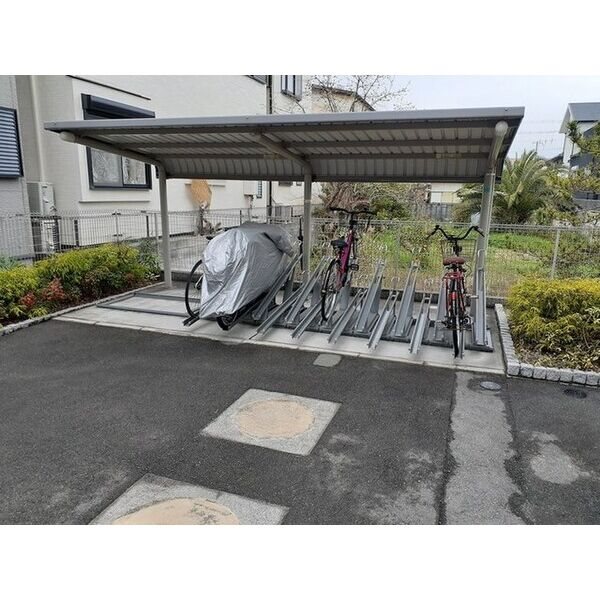 コルソデーア泉大津 屋根付き駐輪場