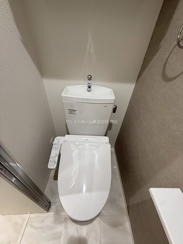 シーエムアンイースト ウォッシュレット付き