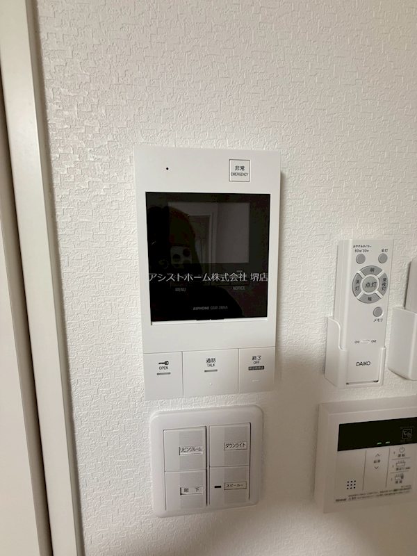 シーエムアンイースト 来訪者をカメラで確認できるので女性にも安心です。