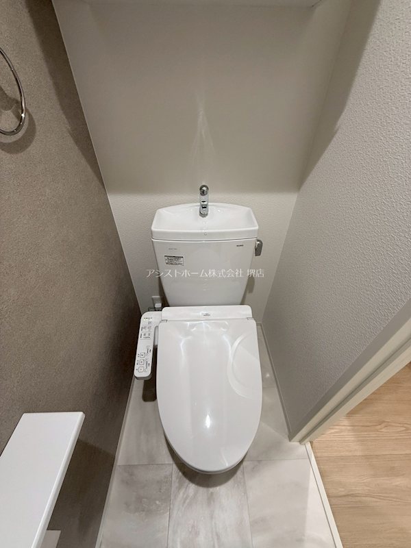 シーエムアンイースト ウォッシュレット付き