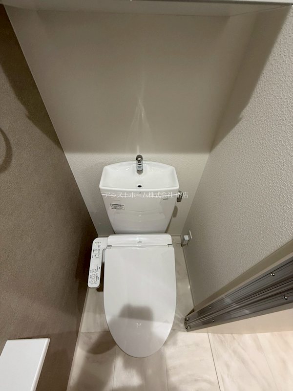 シーエムアンウエスト ウォッシュレット付き