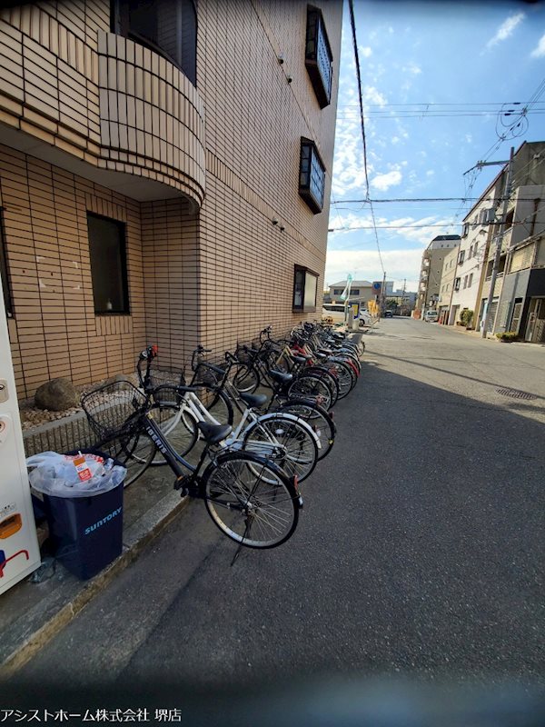 ヴィラリビエール堺  駐輪場