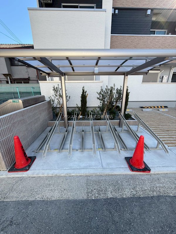 フジパレス湊ノース 屋根付き駐輪場