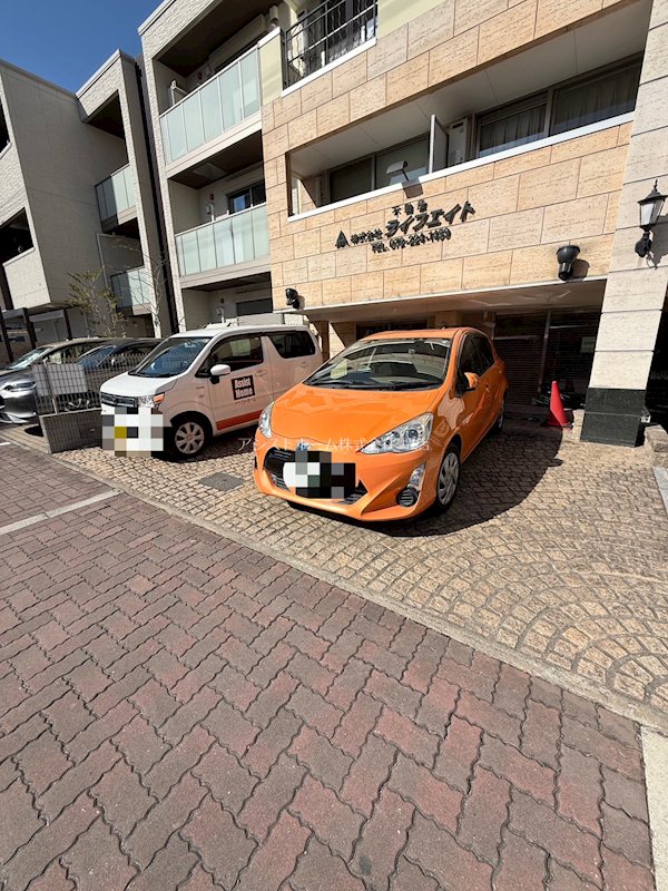 メープルコート 駐車場