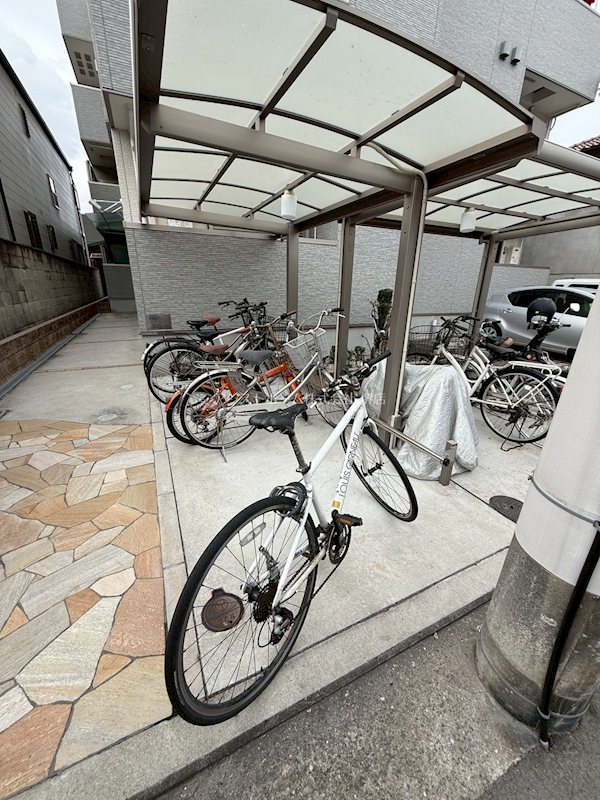 フジパレス堺大浜中町 屋根付き駐輪場