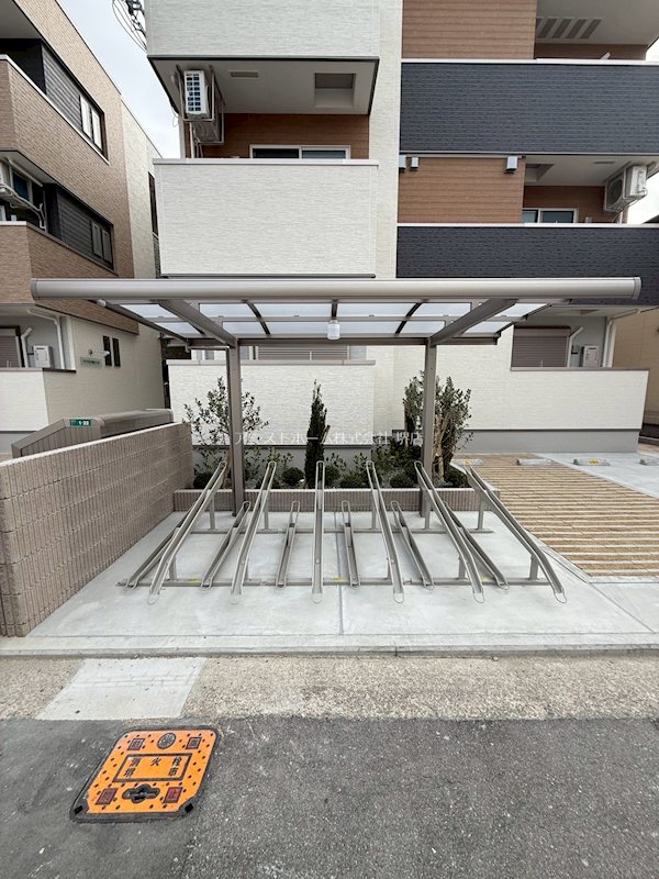 フジパレス湊サウス 屋根付き駐輪場
