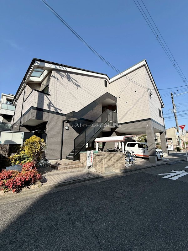 アズ・レイラ 外観