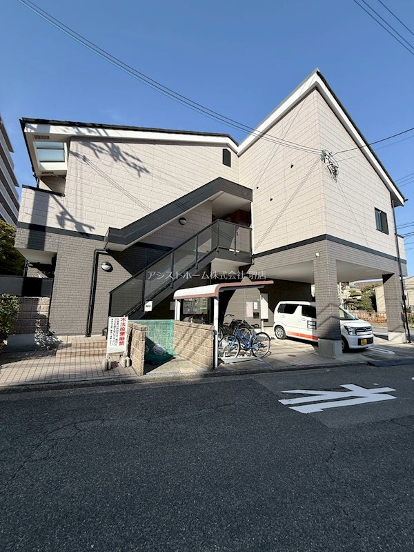 アズ・レイラ その他