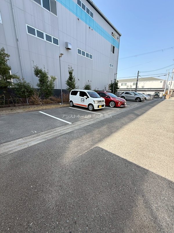 コート石津川 駐車場