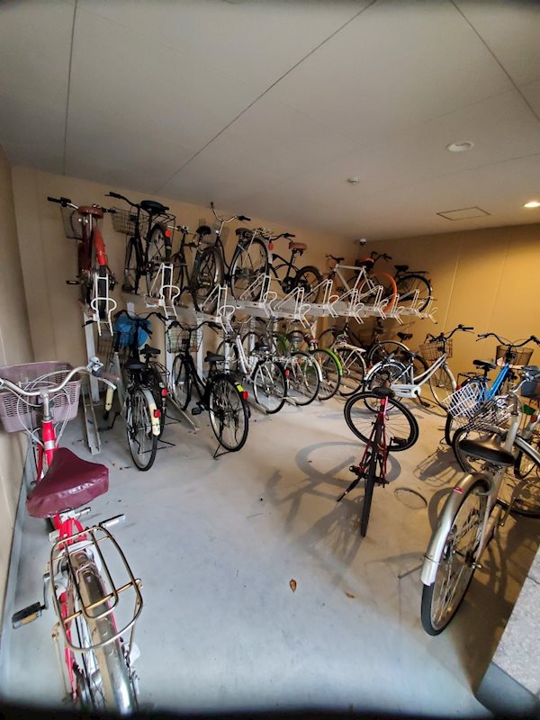 ロイヤルガーデン堺 屋根付き駐輪場