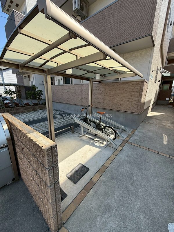 フジパレス湊Ⅱ番館  屋根付き駐輪場