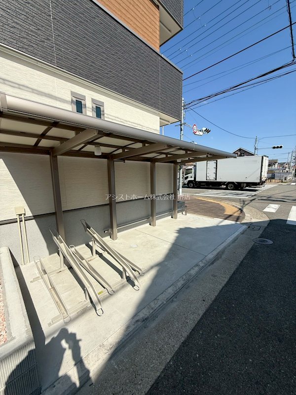 フジパレス御陵通りⅡ番館 屋根付き駐輪場