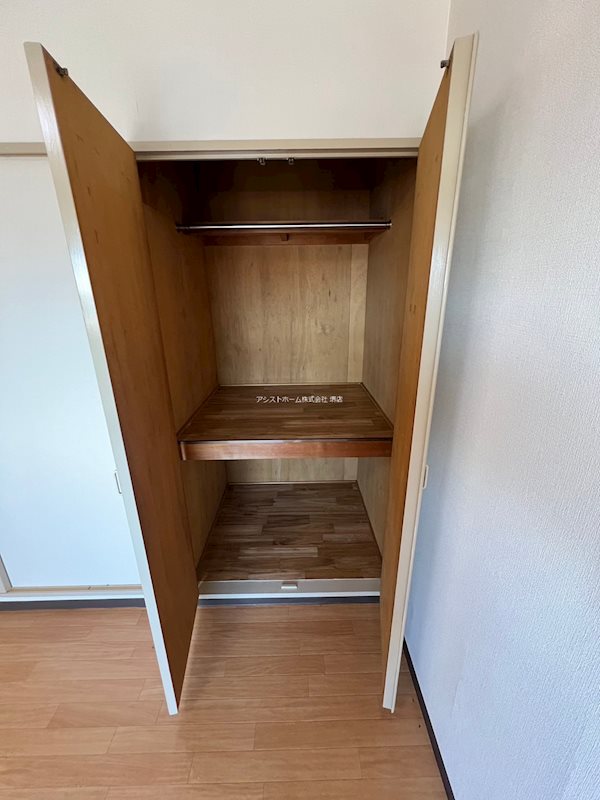 ルミナスハイツ 収納