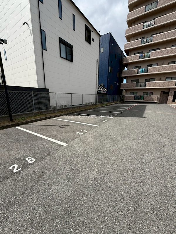マノワールコトン 駐車場