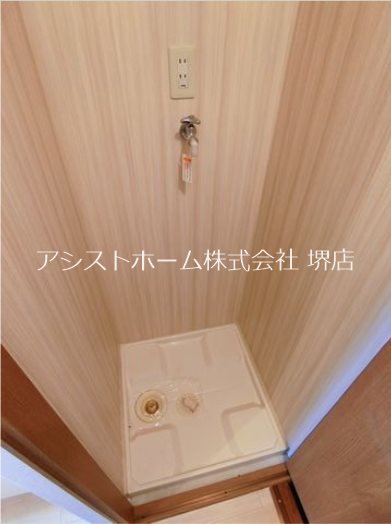 ヴィーブル三国ケ丘 室内洗濯機置き場