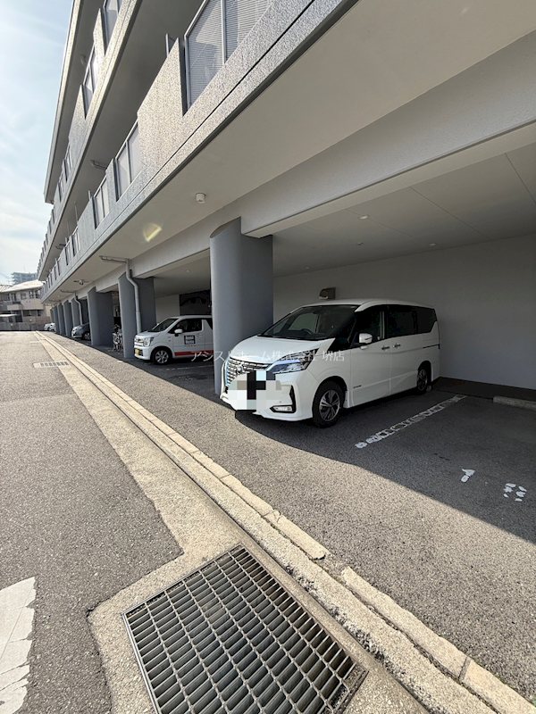 サザンコートなかもず 駐車場