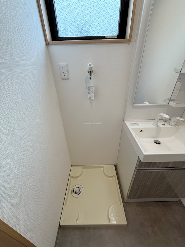 RENBO HOUSE 室内洗濯機置き場