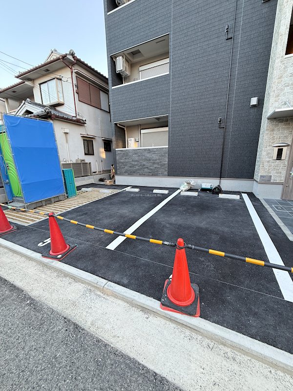 フジパレス西湊Ⅲ番館 駐車場