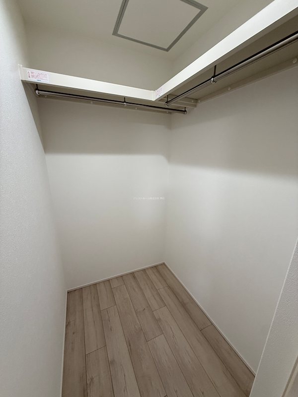 フジパレス西湊Ⅲ番館 ウォークインクローゼット