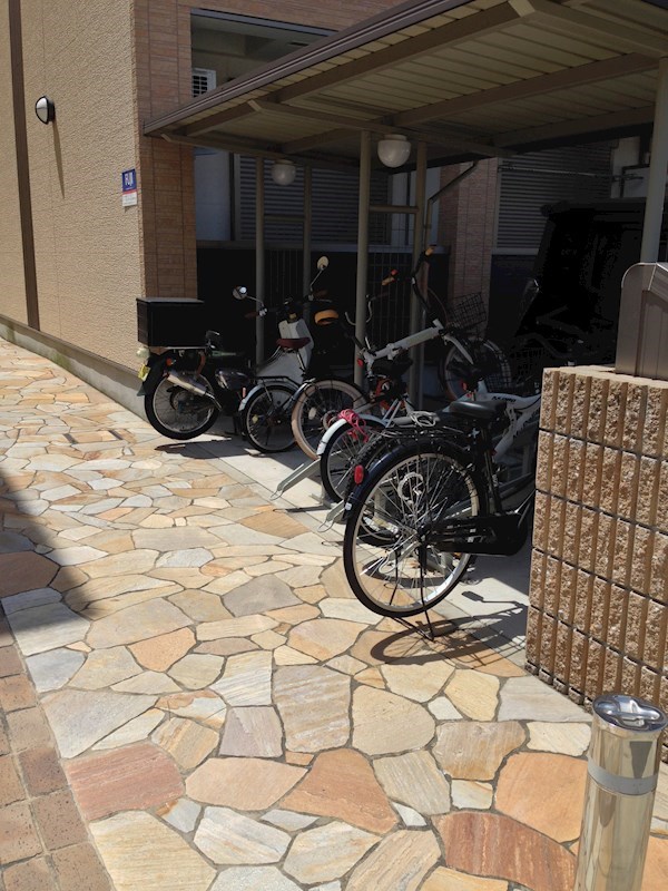 フジパレス堺大浜Ⅰ番館 屋根付き駐輪場