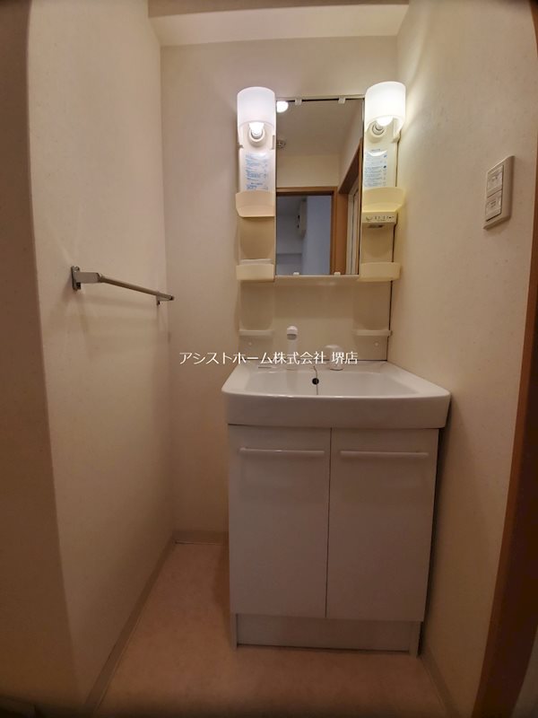 住吉橋ＴＫハイツ  シャワー付き洗面化粧台