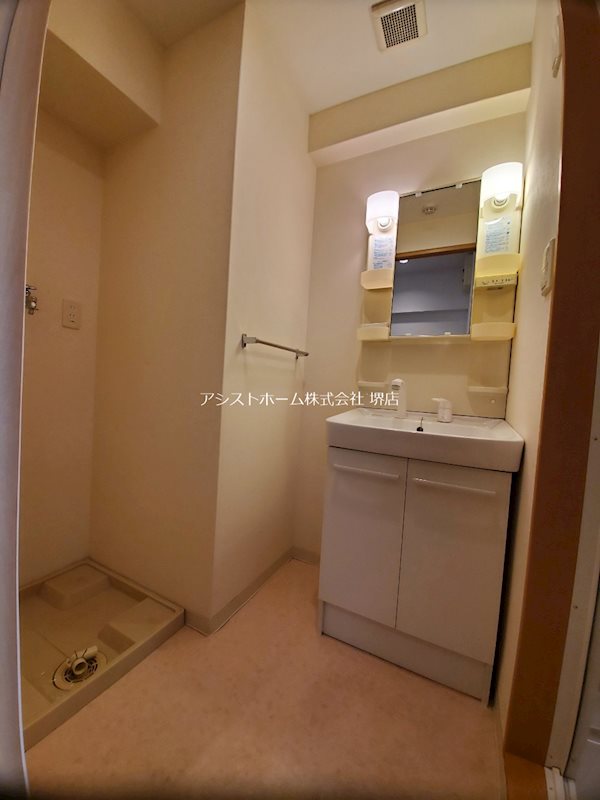 住吉橋ＴＫハイツ  シャワー付き洗面化粧台