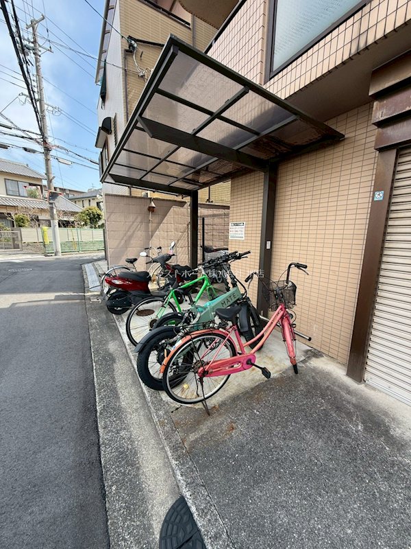 百舌鳥スクエアハイツ 屋根付き駐輪場
