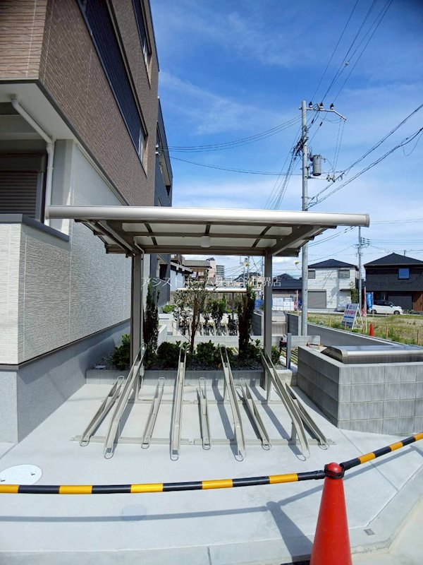 フジパレス堺鳳駅北ウエスト 屋根付き駐輪場