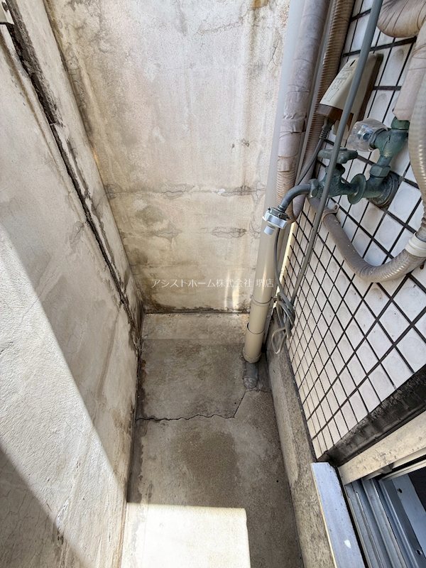 ビッグウエスト海山 室外洗濯機置き場