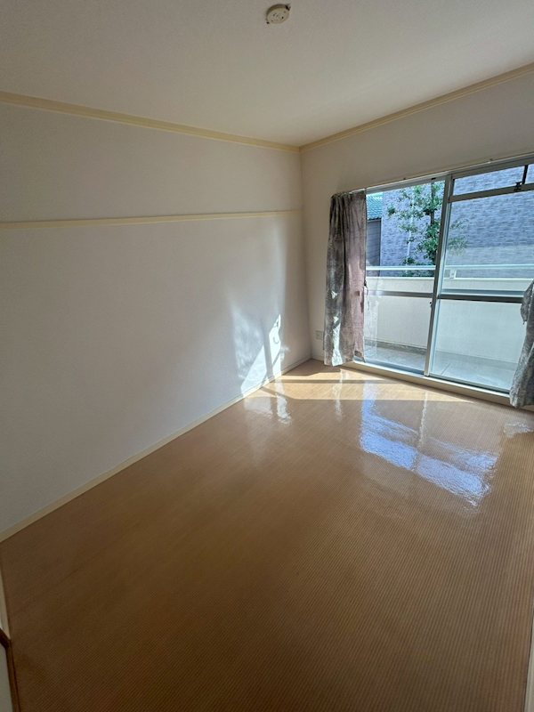 北八木コーポ 窓があり日差しの入るお部屋です