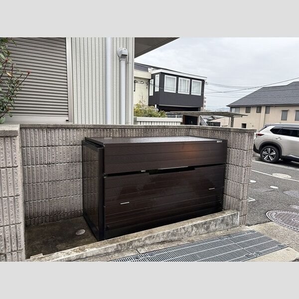 ラ メゾン ピック和泉中央 敷地内ゴミ置き場