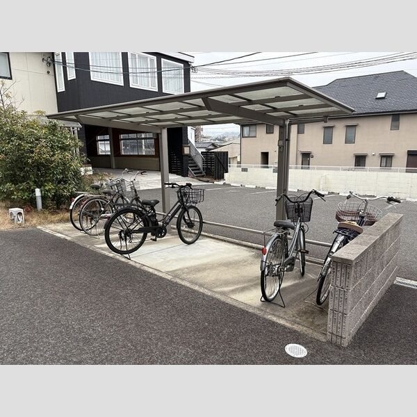 ラ メゾン ピック和泉中央 屋根付き駐輪場