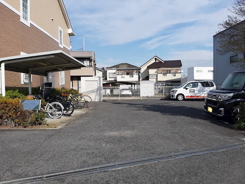 フレーベルハイツ 駐車場