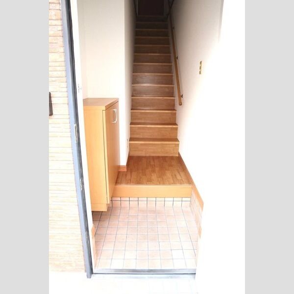 フレーベルハイツ 玄関