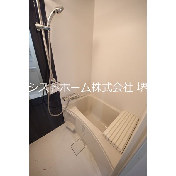エヌエムスワサントオンズノース     バス・シャワールーム