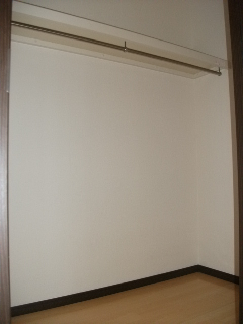 モンサント旭町 収納