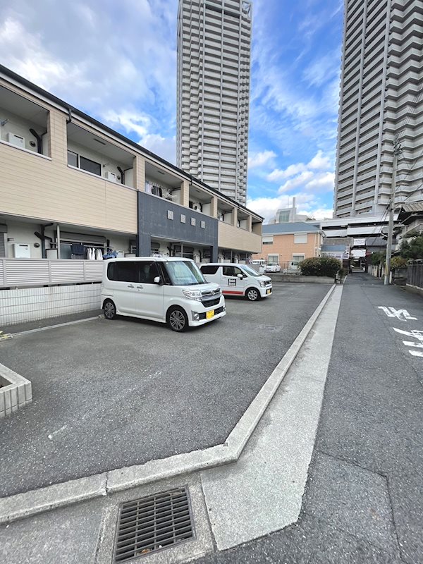 モンサント旭町 駐車場