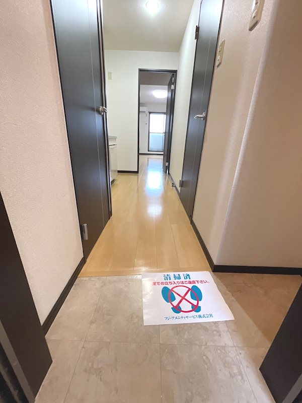 モンサント旭町 シューズボックが設置できるスペースのある玄関♪